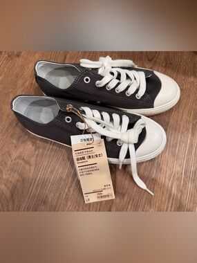 MUJI Less Tiring Canvas Sneakers 225mm (≈US 5.5) New with Tags
